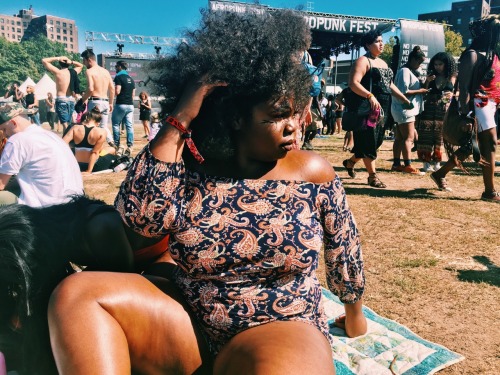 50somethinglayers:g0dziiia:50somethinglayers:AFROPUNK 16I don’t know if I’ll ever get over youOmg yo