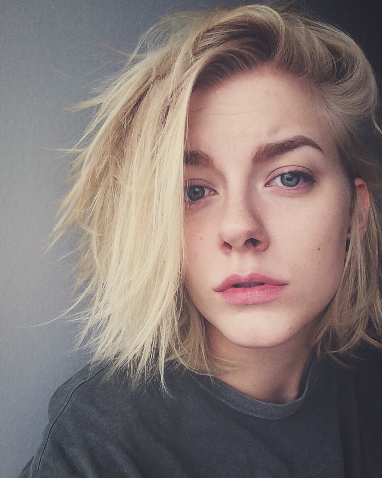 2thehonest1:  Messy hair, messy mind. 