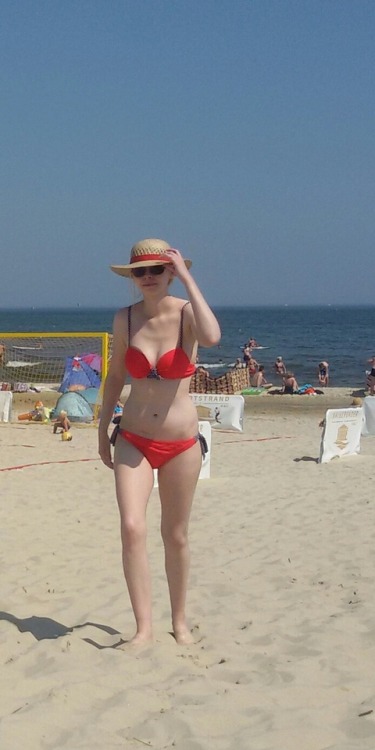 pigtailgirl:From now on only in Bikini? Never naked again? Fuck tumblr!