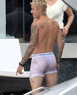 celebritybodybuge:  Justin Bieber