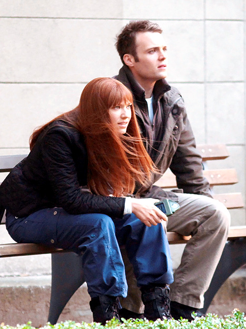 amatesura:  One Fringe still per episode | 4.09 Enemy of My Enemy 