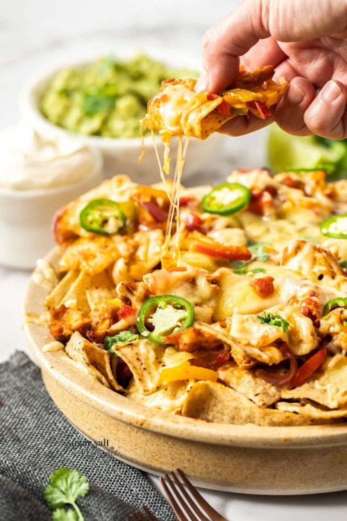 daily-deliciousness:Chicken fajita nachos