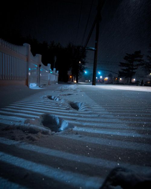 Snowstorm of 2022. 01:35AM EST . . :Nikon D800 18-35mm f/3.8 . . #blizzard #snowstorms #snow #winter