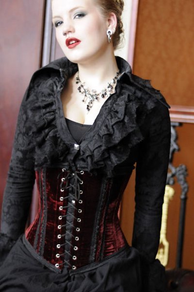 victorian-goth:  Victorian goth http://victorian-goth.tumblr.com/ 