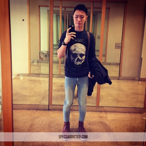 10topflexbtm10: gaypride90: sgboysogood: Eugene from Singapore Nice tool Yummy