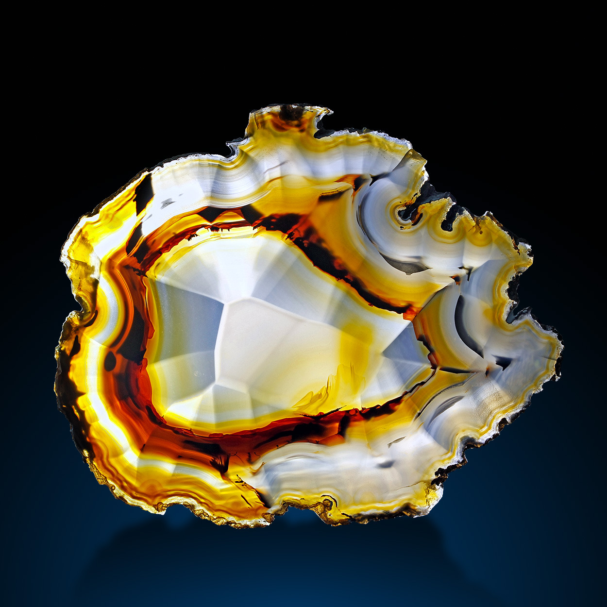 bijoux-et-mineraux:  Agate - Barros Cassal, Rio Grande do Sul, Brazil        