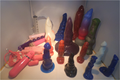 Here’s my toy collection! Included are:Lovehoney’s Small Vibrator (x2) [Lovehoney]Kitty paw vibratorVibrating beadsSmall Tucker (Medium firmness) [Bad Dragon]Medium Kippy (firm) [Bad Dragon]Small Drogger (tubed, with syringe and tube) [Akifu]XL Dunjal