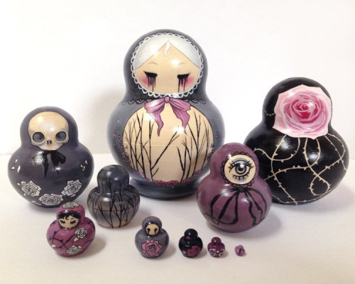 morticiaswishlist:  blackcatboogie:  Matryoshka, original hand painted wooden Russian nesting dolls, 10 pcs, creepy, dark art dolls, fairy tale inspired    Darling~