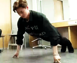 yixingsosweet:  evolution of suho’s push ups