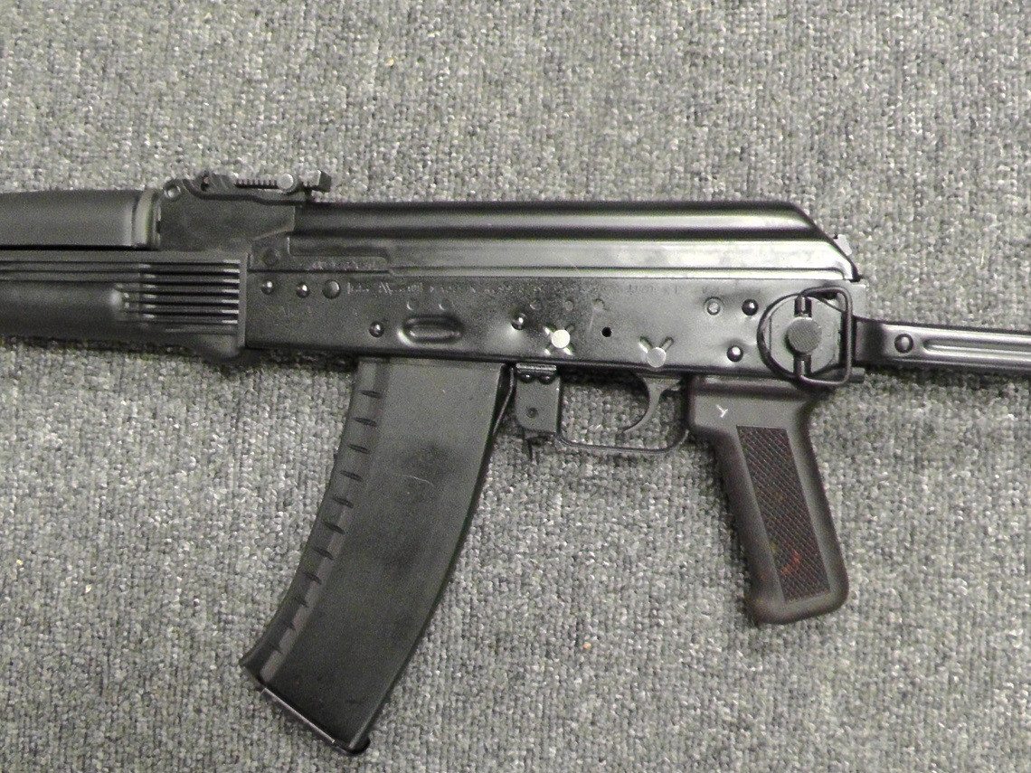 gunrunnerhell:  AK-74/105? An odd hybrid of a rifle that I don’t believe was ever