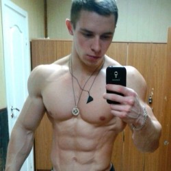 hotwebdudes:  http://hotwebdudes.tumblr.com/