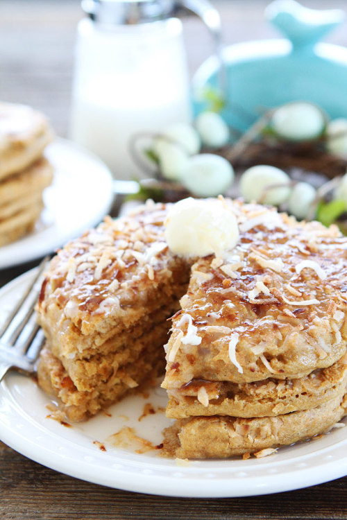 nom-food:  Toasted coconut pancakes