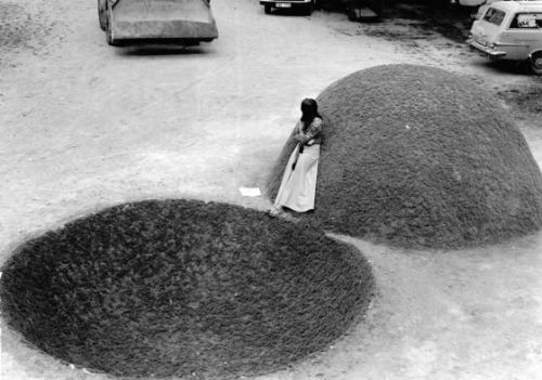 goodmemory: Teresa murak, “Sculpture for the Earth”, Ubbeboda, Sweden 1974    