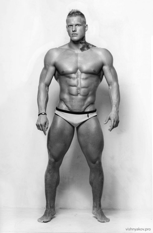mitos:  Alexei Dmitryaev (Алексей Дмитряев) by Andrei Vishnyakov of Vishstudio (2013) 