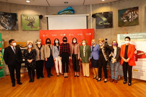 February 8, 2022: Queen Letizia held a meeting with women scientists and entrepreneurs. “Breaking gl