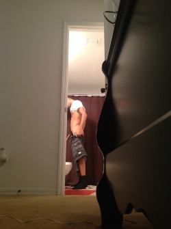 letmetakeadicpic:  spycamdude2:  Brother caught pissing… Follow me!….http://spycamdude2.tumblr.com/  Nothing better than a guy showing off what he’s got! If you’d like to add your own submit or send them to letmetakeadicpic@gmail.com