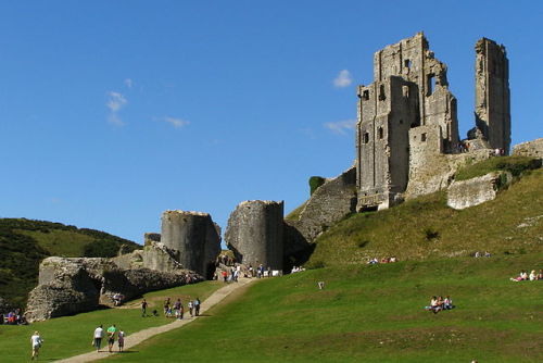 castlesandrampants:Corfe Castle - Castles of the UK and Ireland (17/?)