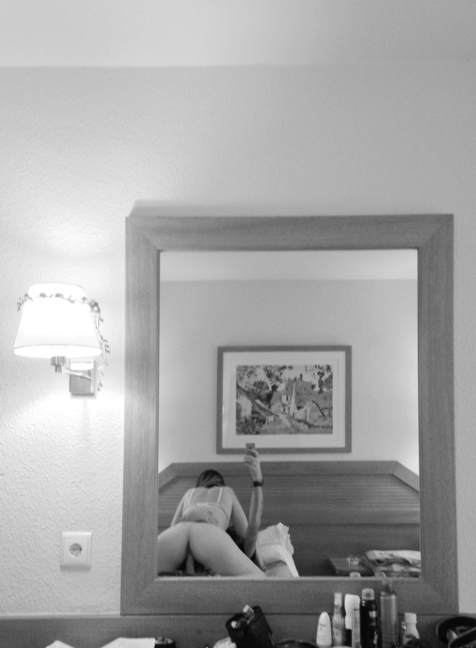 thelatenightpictureshow:  Hotel Fuck.   Follow us for more homemade smut. 