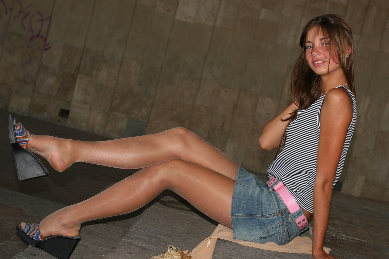 Cute teen girl pantyhose