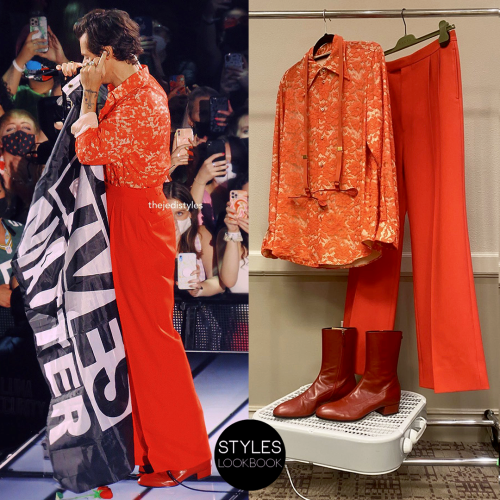 For his second Love On Tour show in Chicago, Harry wore a custom Gucci look featuring a red lace shi