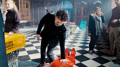 jonasjoe: Joe: “One of the reasons he [Nick] has big arms is because of me.” x