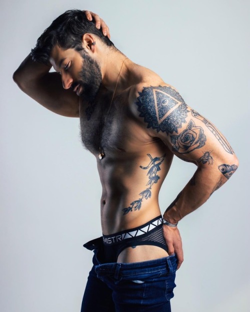 x-fits-y: RJ Aguiar oh look, its a cheater.