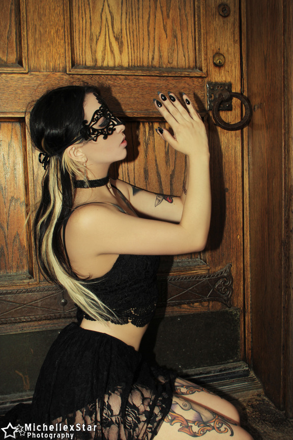 bellaarsenic:  Let Me InAug, 2015  Photographer- MichellexStar Photography