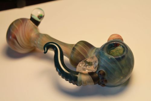inmemoryoftheking:  A friend that I went to high school with started working with glass. My roommate was always asking to borrow my bowl, so for her birthday I asked the dude to make a custom bowl. I told him how she grew up in Northern MN and was really