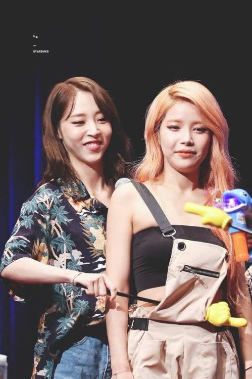 MoonSun - Couple Fashion (Summer 2018)  Moonbyul &amp; Solar - Mamamoo
