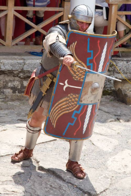 crossing-rubicon:Roman legionary of the Dacian Wars