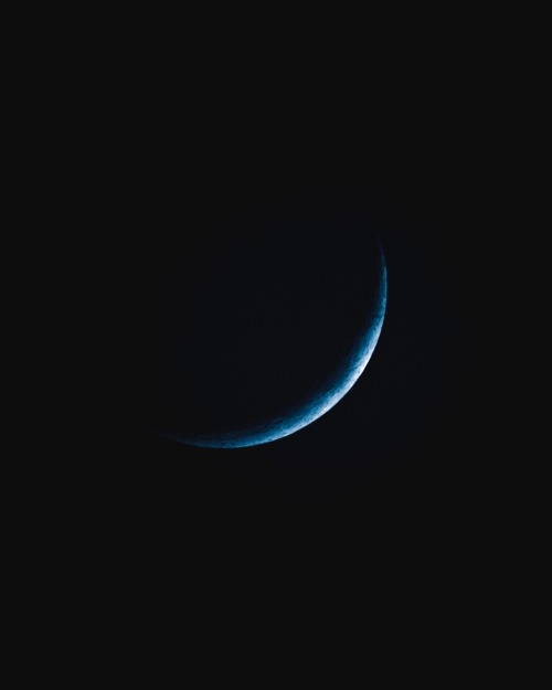 Crescent MoonCaptured with my new telescope from Meade Instruments!