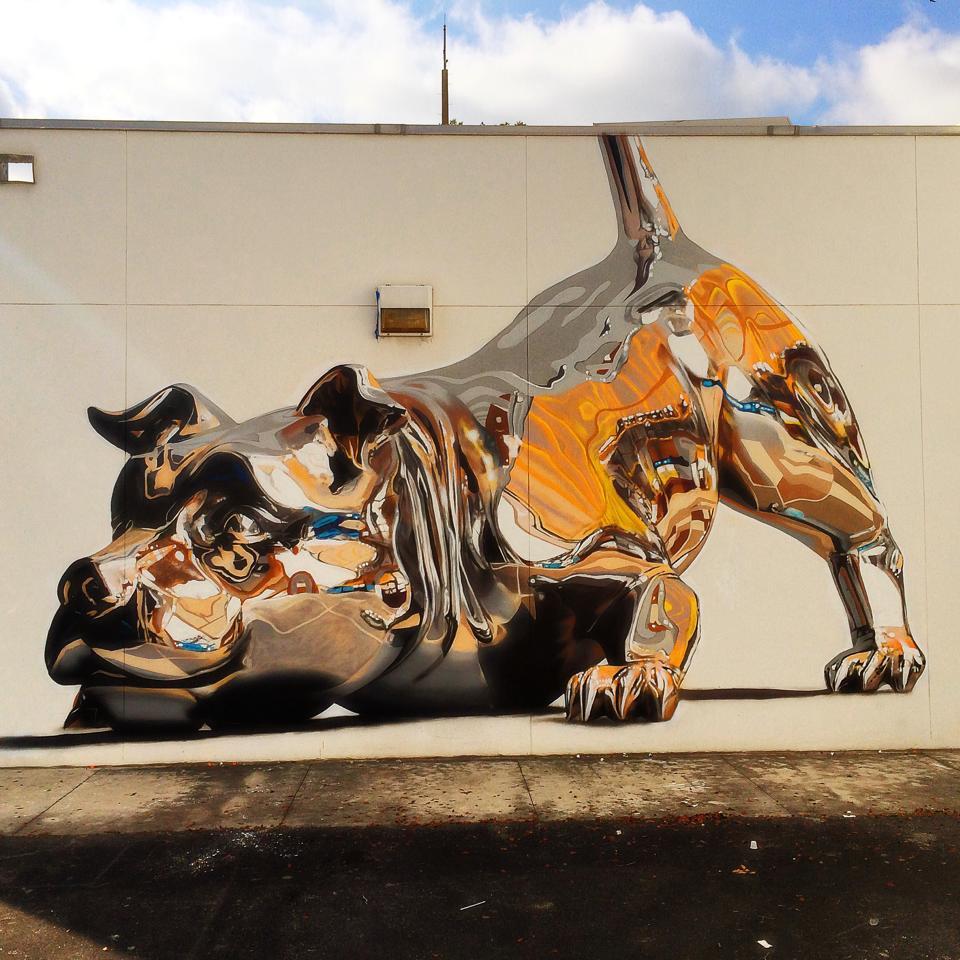 citystreetart:  fer1972:  Chrome Dog Mural by Bik Ismo  This is AMAZING!!! 