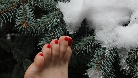 The album I submitted to reddit’s foot group this week! The theme was “winter feet”. It was cold, but some good shots came of the pain! :-) (via Winter Feet) 