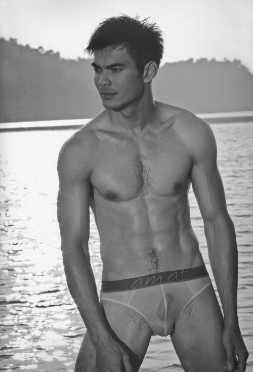 zlam333:  THAI Young studs, hung jocks, and thick cocks   sexy ass