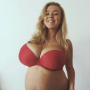 johnathansmythe:What an absolutely gorgeous fertile pregnant babe. She was curvy before the pregnancy, but now…damn.