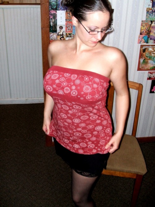 coveryourface69:  An incredible amateur taking two massive eye shots!!