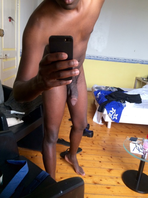 sexy guys with iphone mirror shoot porn pictures