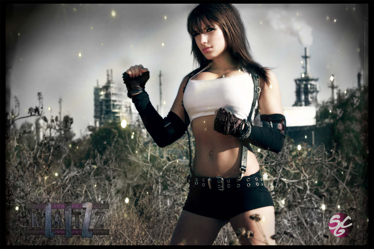 thegameisalife:  Tifa posando para todos. Tifa posing to all of us. 