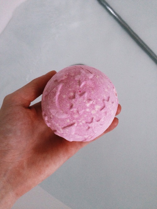 unsinnlos:  I took a bath in unicorn poop today and now my body is full of glitter