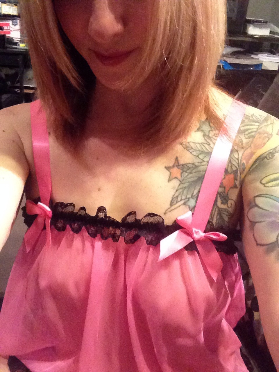 lansingfox:  Bored  and  Waitin  for the MAN ;) Lansingfox@gmail.com