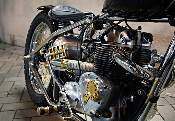 motoblogcl:  Angry Lane’s ’73 Triumph Daytona 
