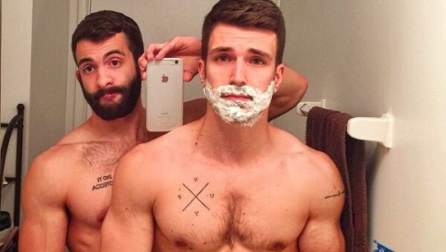 https://gay-is-so-cuuute.tumblr.com/post/128204881116