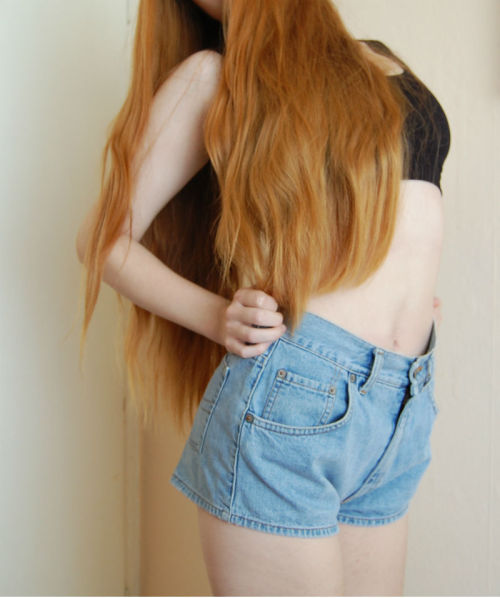 her-ghost-story:  playing with my hair