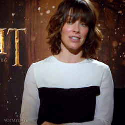 notmydate:  The cast of The Desolation of Smaug pronounce “Smaug”. [X]  
