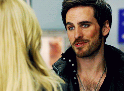 stydiaislove:  Hook and Emma - 5x20 “Kansas” 
