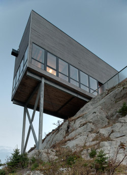 designismymuse:  Mackay-Lyons Sweetapple Cliff House in Nova Scotia (via designboom)