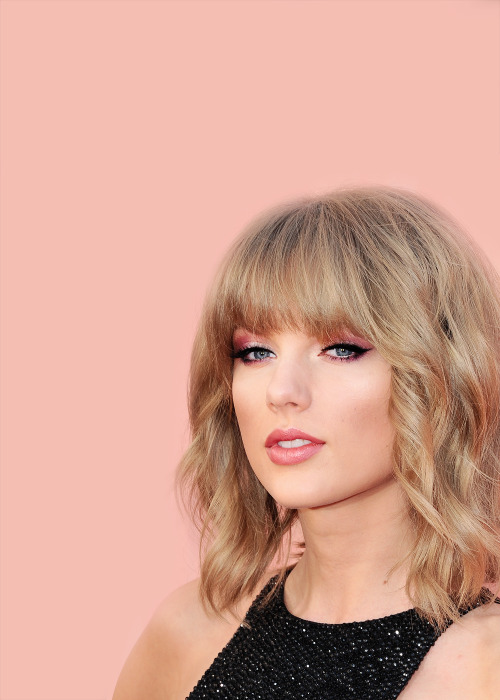 newromantis:Taylor Swift // 2015 iHeartRadio Music Awards
