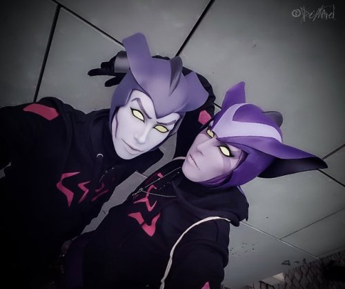 Vrepit sa! We love the Galra and we love to cosplay them. (Creating galra eyes on a bad quality mob