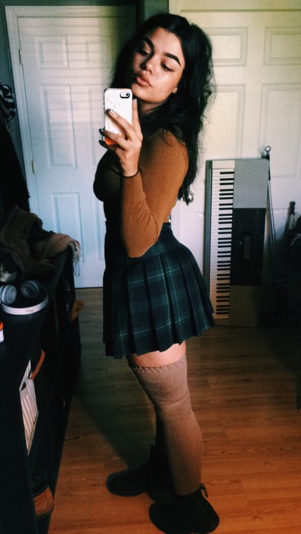 peachjames:  savcreeps:  🍒🍒🍒  Babyyyyy