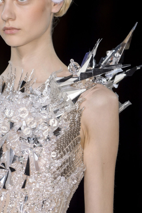 juilletdeux: Valentin Yudashkin | Fall/Winter 2013